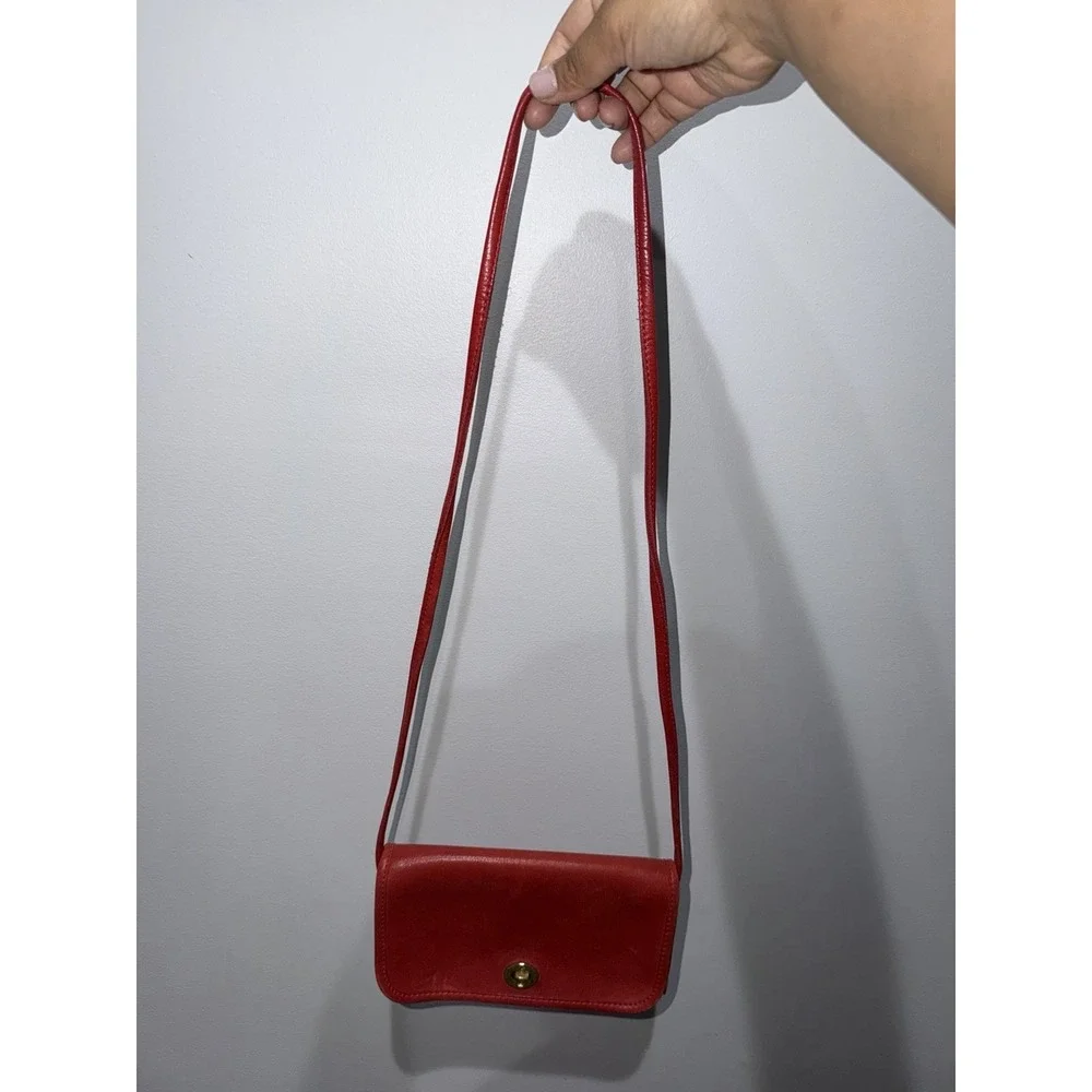 Vintage Red Dinky  Crossbody Coach Bag Made in New York City 80s‎ 6336 S
